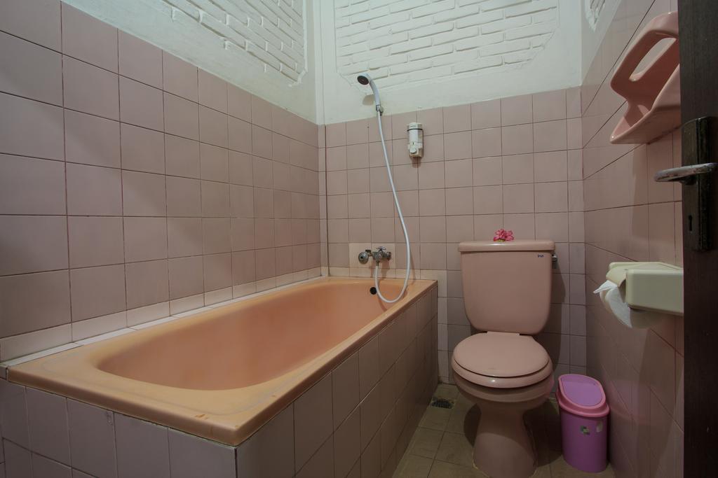 Rabasta Kuta Beach Inn Ngoại thất bức ảnh