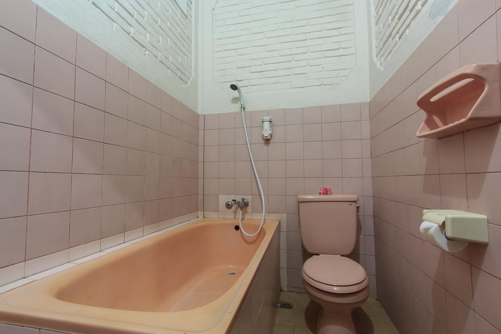 Rabasta Kuta Beach Inn Ngoại thất bức ảnh