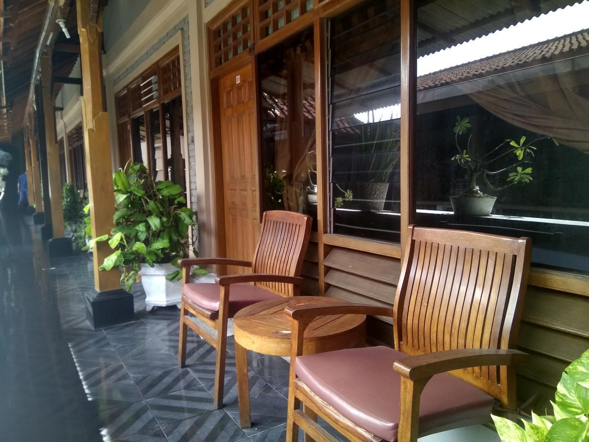 Rabasta Kuta Beach Inn Ngoại thất bức ảnh